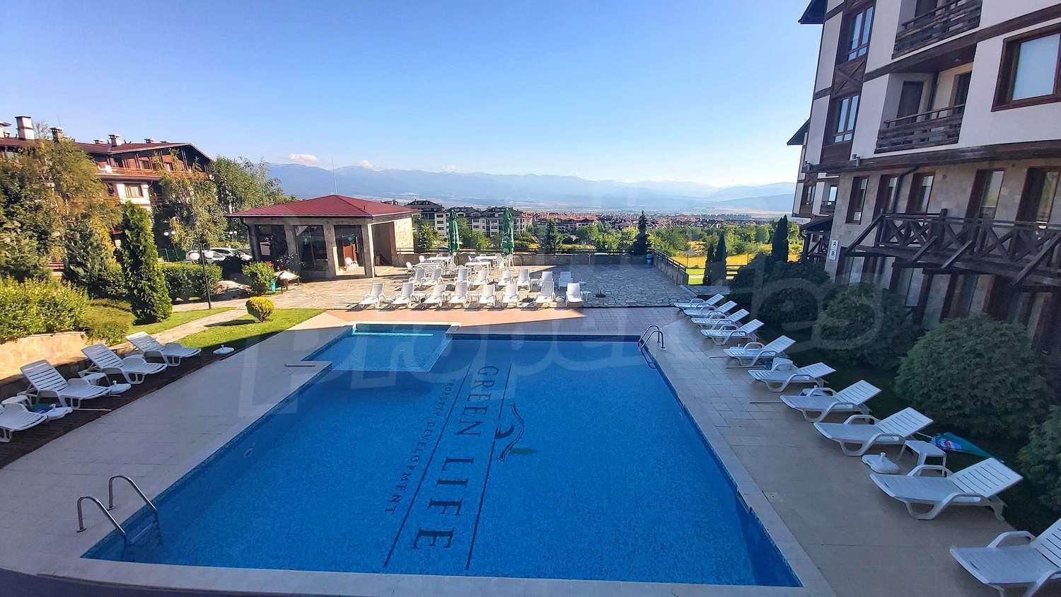 Apartment Spacious Luxury With Mountain View - Available