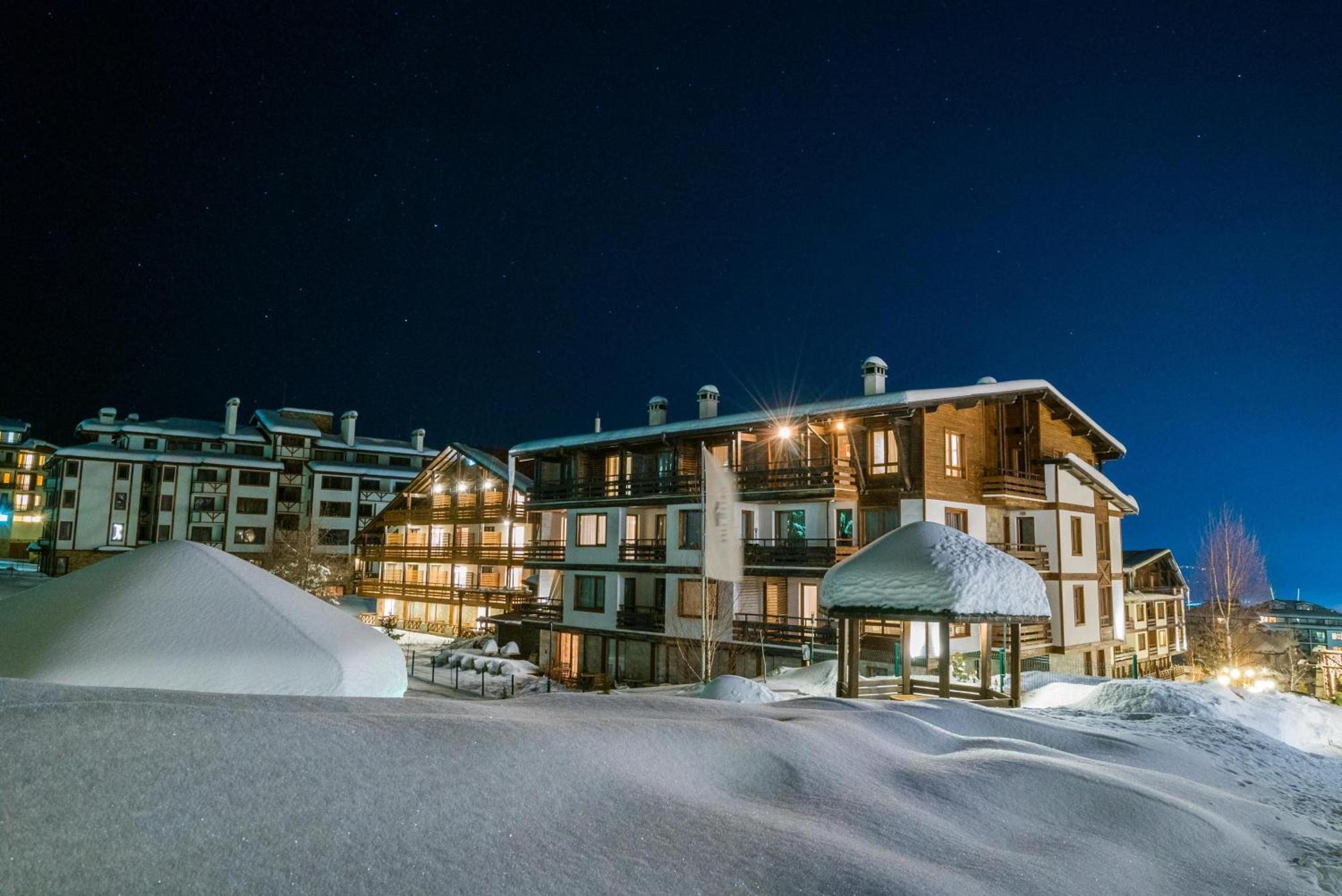 Spacious Luxury With Mountain View - Available Apartment *